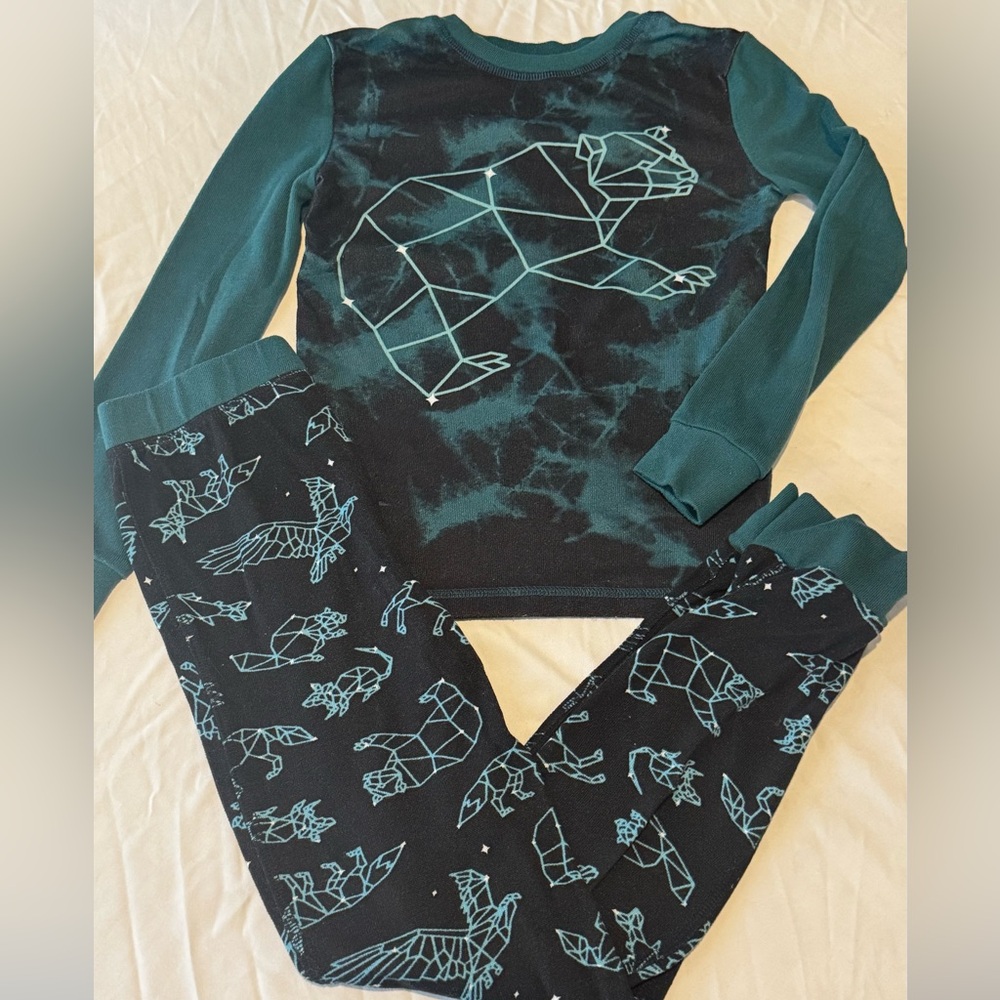 🟢2/$15 Cuddl Dud’s Bear Snug Fit Pajamas, size 8.